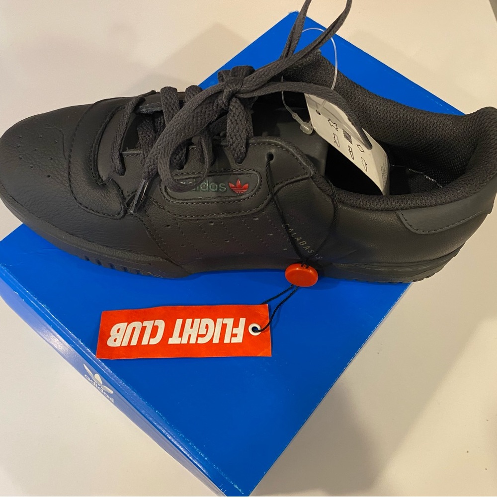 Women’s 6 1/2 Adidas Yeezy Calabasas